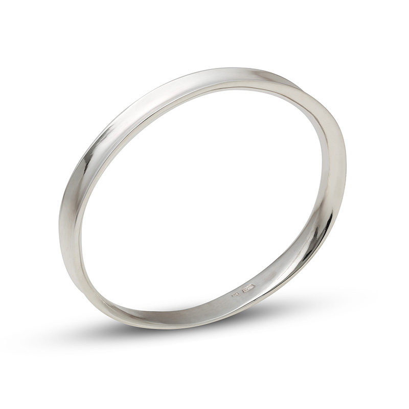 Wave silver bangle