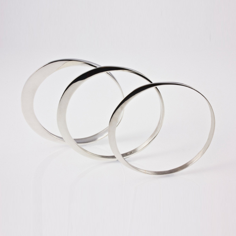 Circle of dreams silver bangles