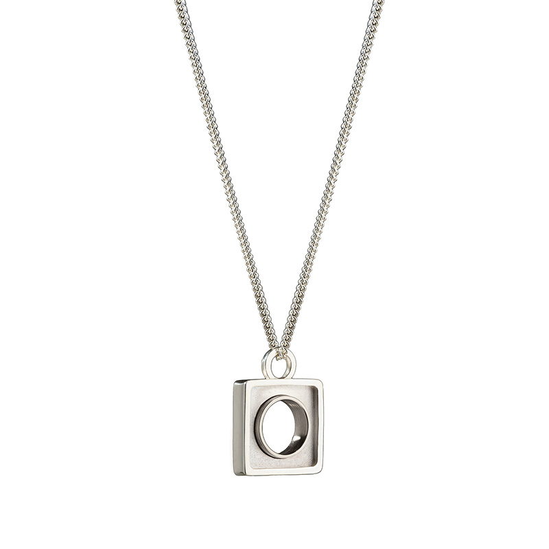 horizon medium silver pendant